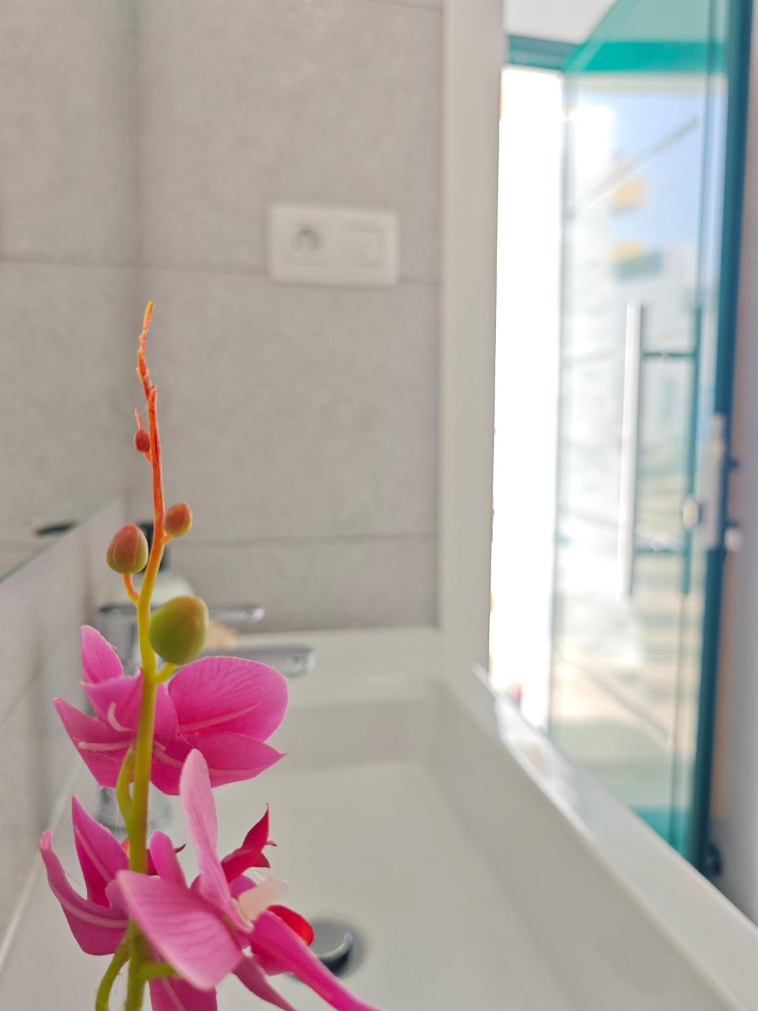 Cozy Apartment In Front Of The Natural Pools El Pris Buitenkant foto